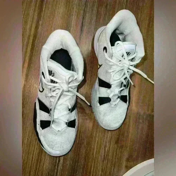 Nike Kyrie 7 GS 'Rings' CT4080-101 Size 5Y - Picture 2 of 9